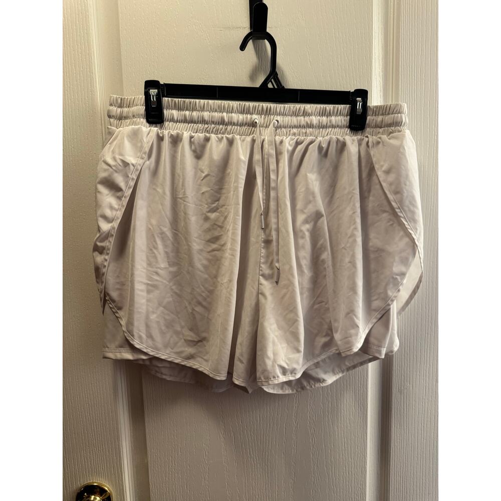Buffbunny Lifesaver Short White Size XL